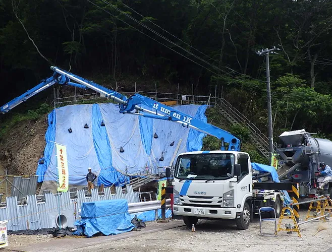 砂防堰堤工事